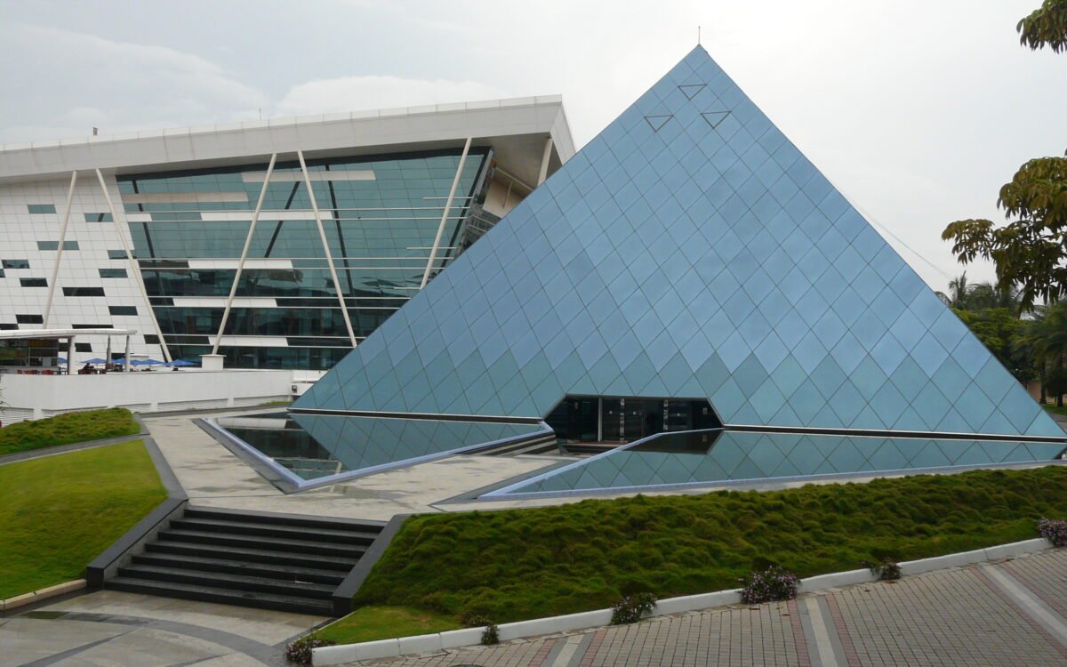 Infosys Graduates Recruitment Programme 2025 | 3 – 7 LPA | Stop Searching